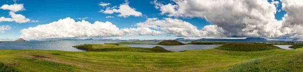 冰岛北部Myvatn伪政权的全景 — 图库照片