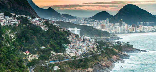 Favela Vidigal Rio Janeiru Při Západu Slunce Letecký Záběr Helikoptéry — Stock fotografie