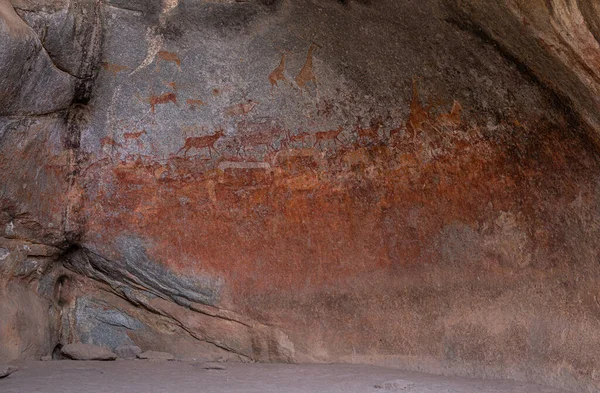 Malowidła Historyczne Jaskini Nswatugi Park Narodowy Matopos Południu Zimbabwe — Zdjęcie stockowe