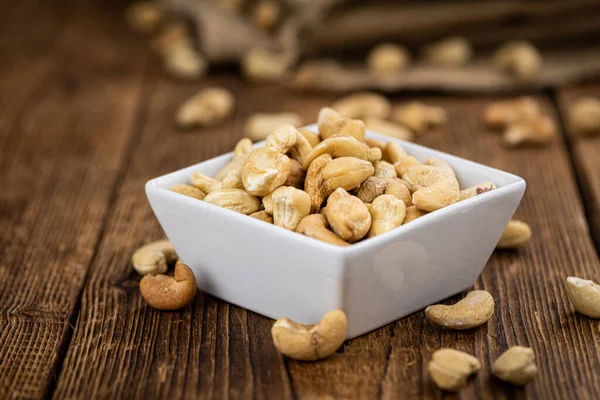 Some Roasted Cashew Nuts Detailed Close Shot Selective Focus — Stock Photo, Image