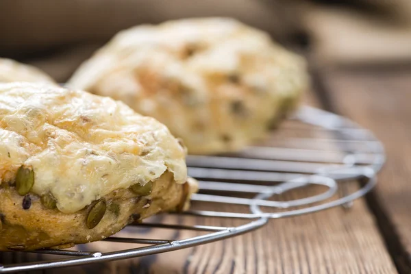 Huisgemaakte kaas broodjes — Stockfoto