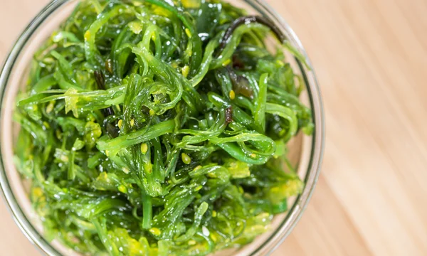 Portion Kelp-Salat — Stockfoto