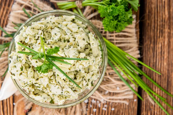 Mantequilla de hierbas en un tazón — Foto de Stock