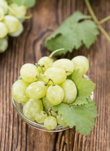 Parte de uvas verdes frescas — Fotografia de Stock
