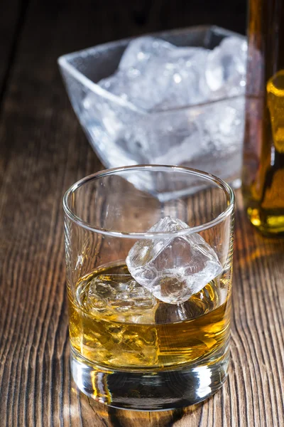 Whiskey in een glas — Stockfoto