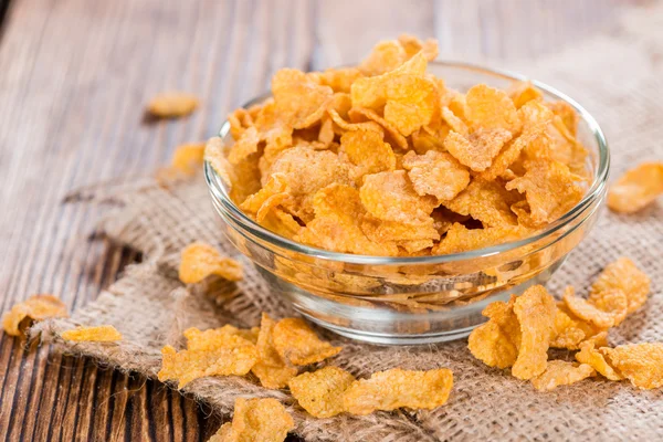 Haufen Cornflakes in Schüssel — Stockfoto