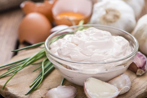 Zelfgemaakte knoflook aioli — Stockfoto