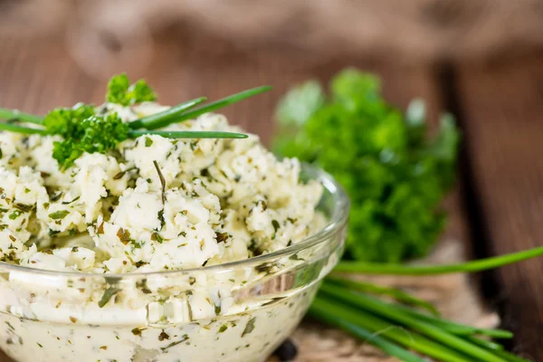 Kräuterbutter in einer Schüssel — Stockfoto