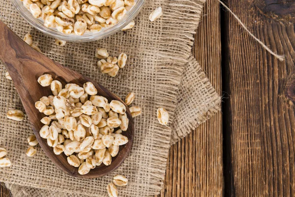 Puffed wheat with milk — Stock Photo, Image