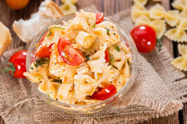 Ensalada de pasta con Farfalle — Foto de Stock