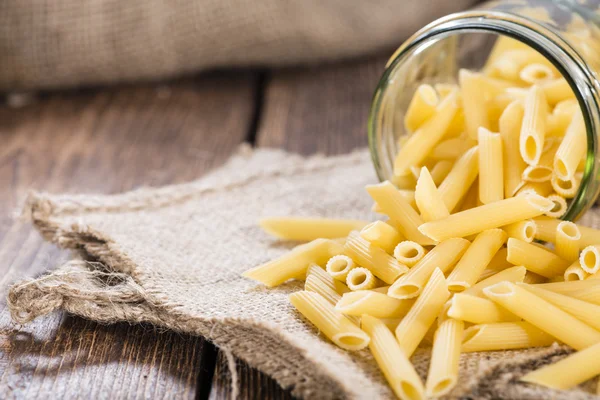 Gedeelte van ruwe Penne — Stockfoto