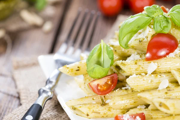 Del av Penne med basilikapesto — Stockfoto