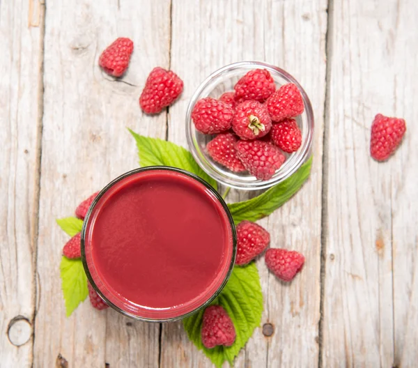 Bicchiere con succo di lampone fatto in casa — Foto Stock