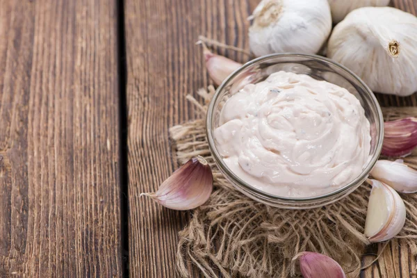 Gedeelte van Aioli met garlics — Stockfoto