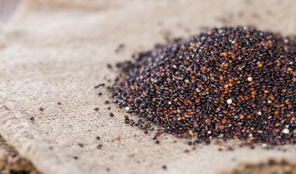 Część niegotowane Quinoa czarny — Zdjęcie stockowe