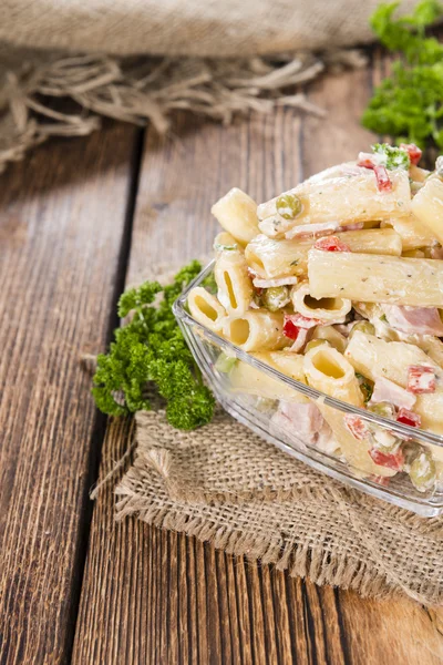 Porción de ensalada de pasta —  Fotos de Stock