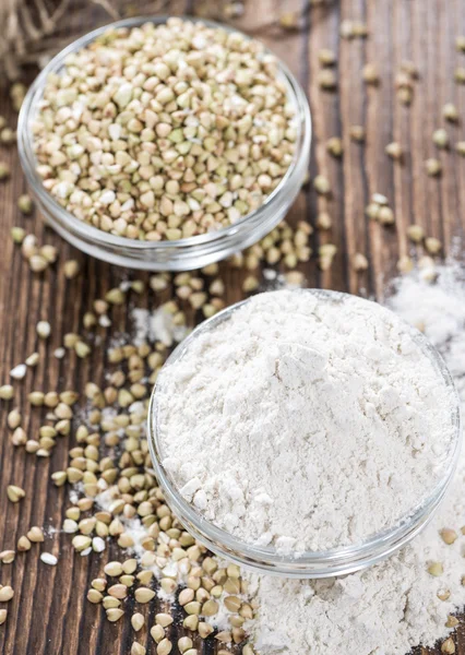 Cumulo di farina di grano saraceno e semi — Foto Stock