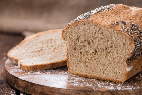 Домашняя буханка хлеба — стоковое фото
