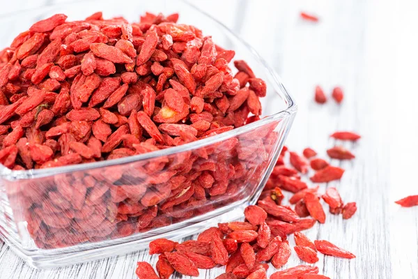 Bacche di goji secche in una ciotola — Foto Stock