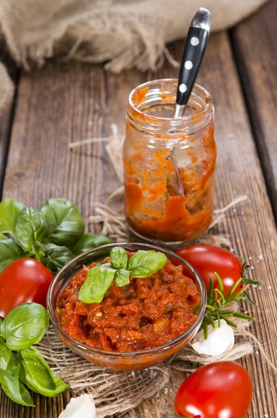 Frisch gemachte Tomatensauce — Stockfoto