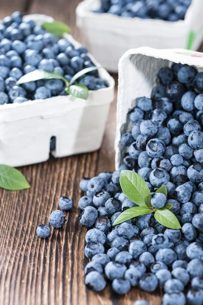 Anteil frisch geernteter Blaubeeren — Stockfoto