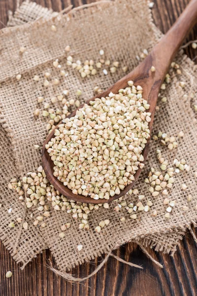 Sendok kayu dengan buckwheat — Stok Foto