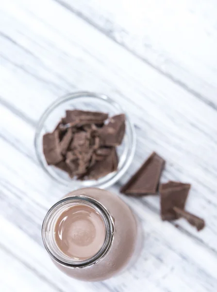 Latte al cioccolato fresco in bottiglia — Foto Stock