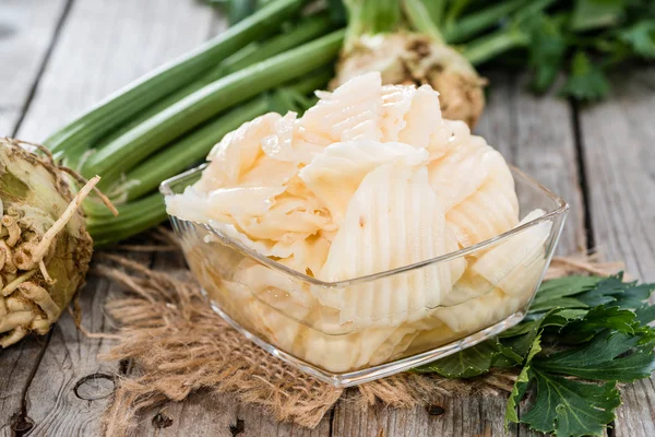 Porcja sałatki seler korzeniowy — Zdjęcie stockowe