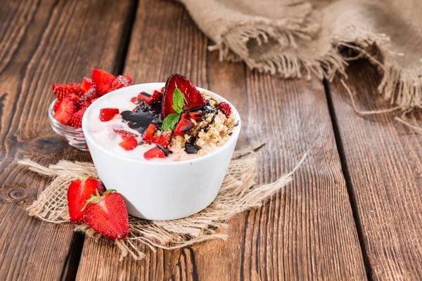 Färska gjort jordgubbs yoghurt — Stockfoto