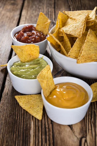 Drei verschiedene Nacho-Dips — Stockfoto