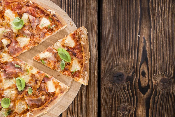 Hawaii Pizza, szeletelt darab — Stock Fotó