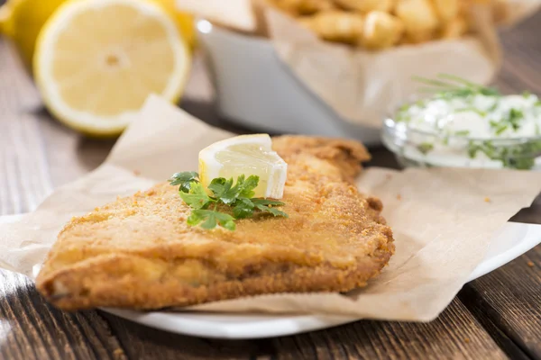 Fried Plaice with french fries — Stock Photo, Image