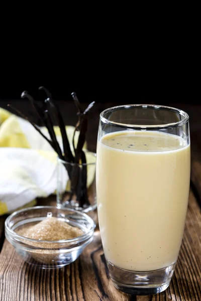 Milkshake à la vanille en verre — Photo