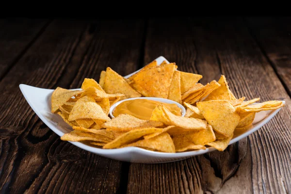 Nachos med ostsås — Stockfoto