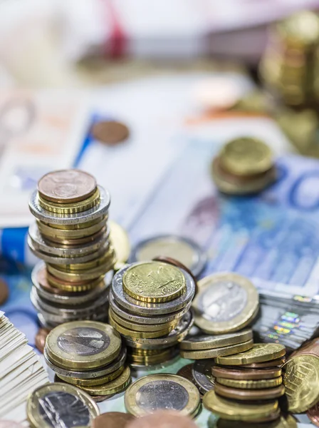 Monedas apiladas en euros —  Fotos de Stock