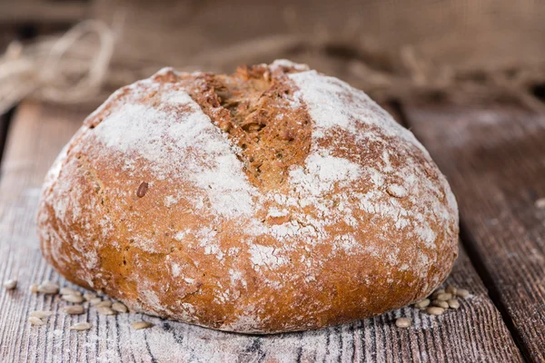 新鲜出炉的面包 — 图库照片