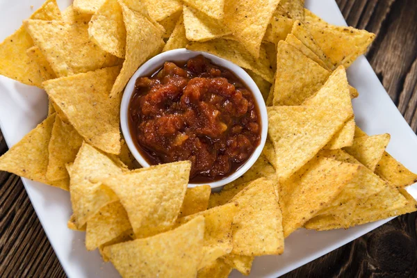 Portion de nachos (avec trempette salsa ) — Photo