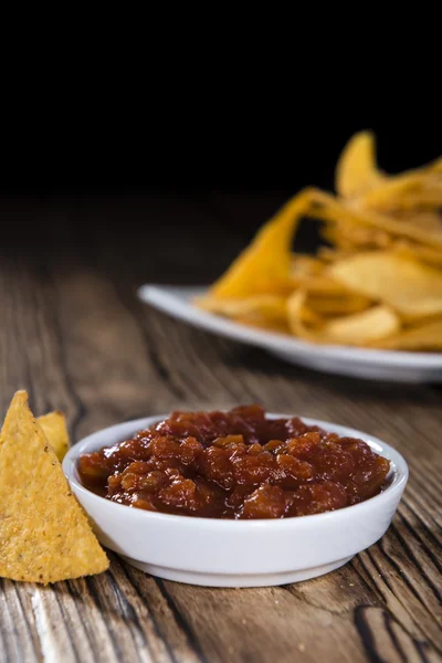 Portion Nachos (mit Salsa-Dip) — Stockfoto