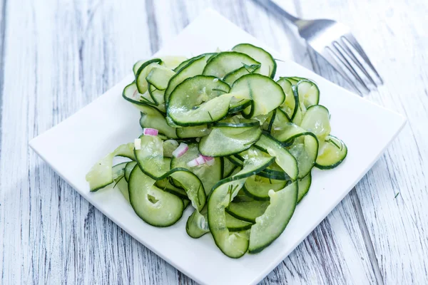 Porción de ensalada de pepino Fotos de stock libres de derechos