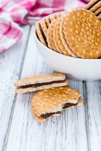 Porción de galletas de crema de chocolate — Foto de Stock