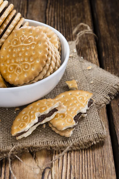 Galletas con crema de chocolate dentro — Foto de Stock