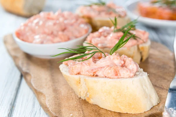 Ensalada de salmón casera — Foto de Stock