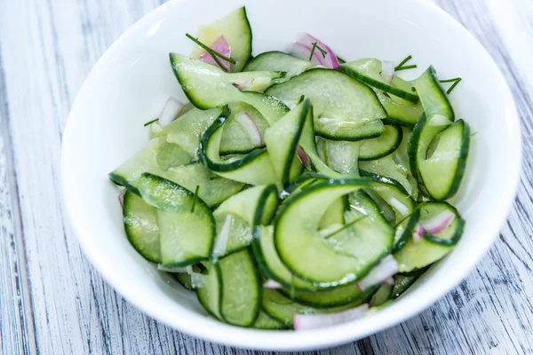 Porzione di insalata di cetrioli — Foto Stock