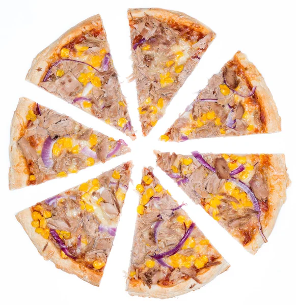 Tonijn Pizza over Wit — Stockfoto