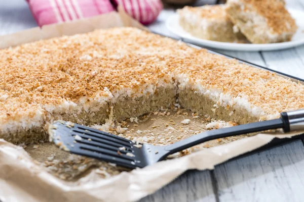 Nybakat kokos kaka — Stockfoto