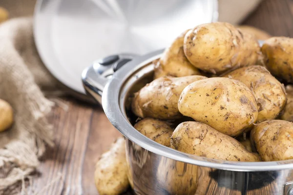 Halda freh solmizační brambory — Stock fotografie