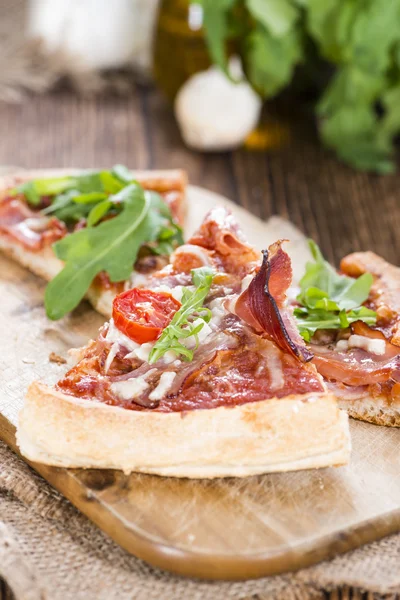 Zelfgemaakte Ham Pizza — Stockfoto