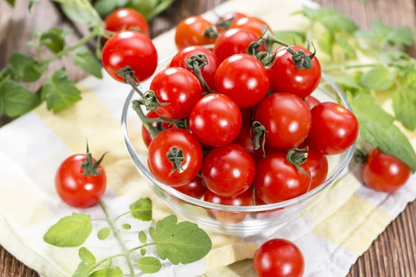 Porção de tomates cereja frescos — Fotografia de Stock