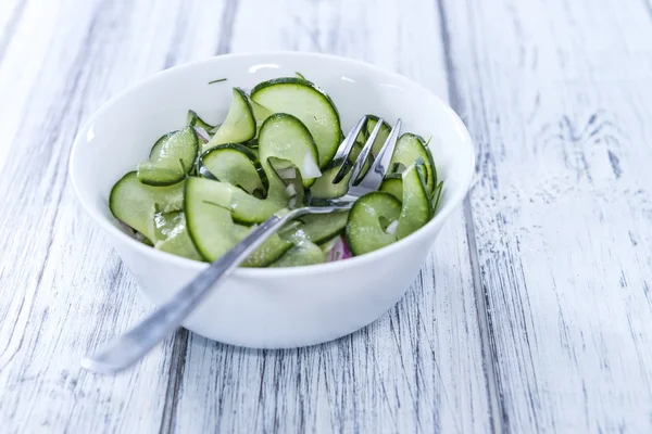 Vers gemaakte komkommer salade — Stockfoto