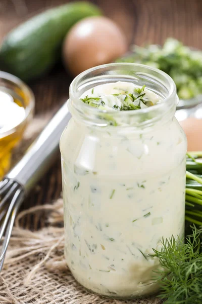 Frisch zubereitete Sauce Remoulade — Stockfoto